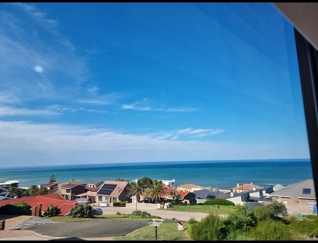 5 BEDROOM HOUSE FOR SALE IN DANA BAY